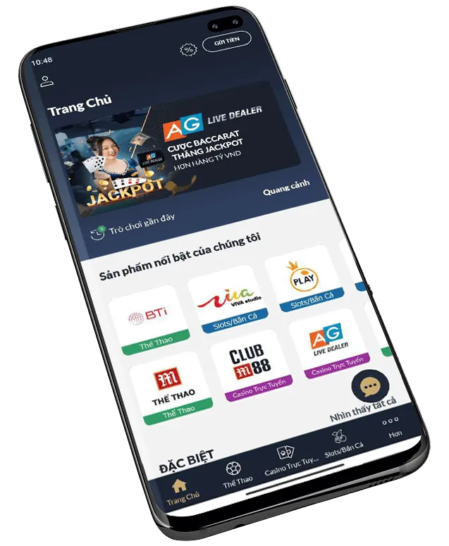 Người chơi đọc các quy định pháp lý của Kingbet86